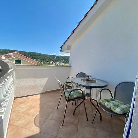 Apartmani Franciska Rab Town Exterior photo