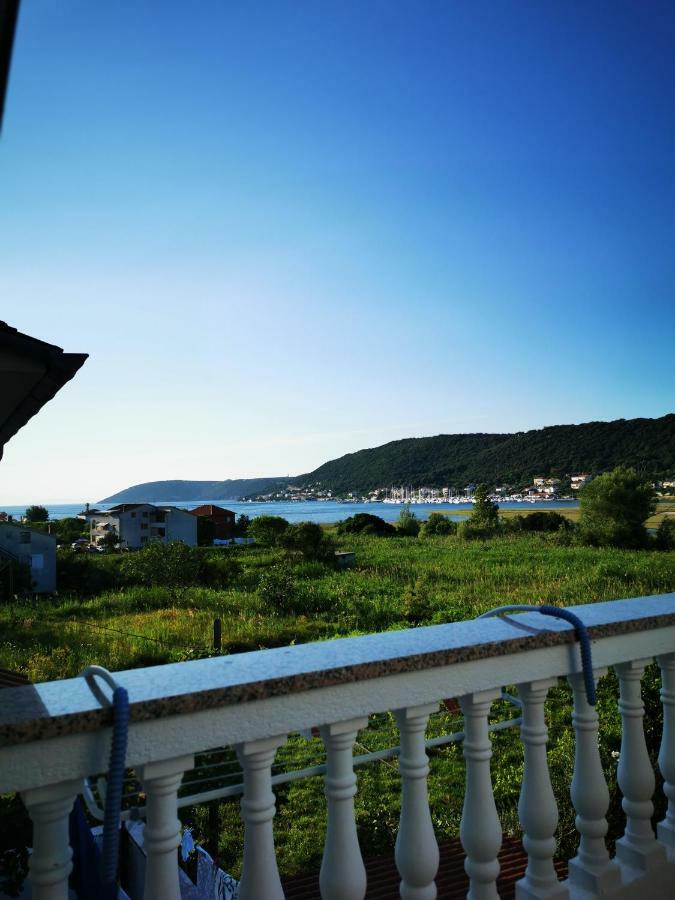 Apartmani Franciska Rab Town Exterior photo