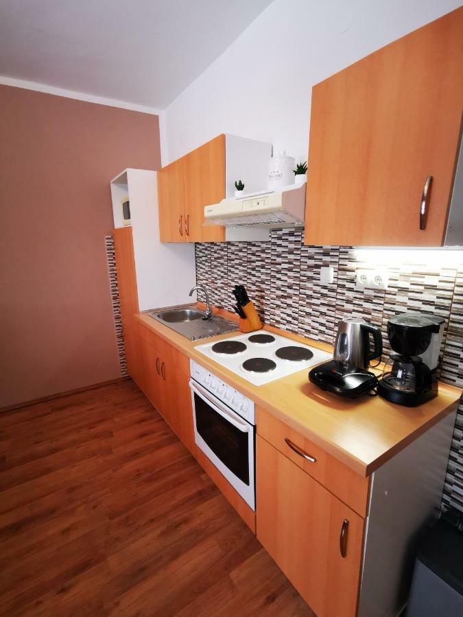 Apartmani Franciska Rab Town Exterior photo