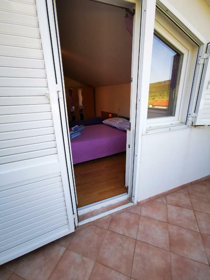 Apartmani Franciska Rab Town Exterior photo