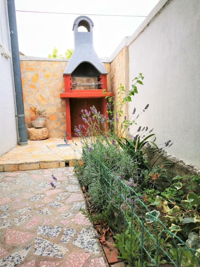 Apartmani Franciska Rab Town Exterior photo